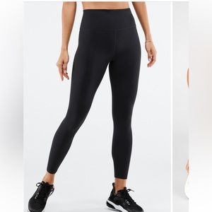 NWT Fabletics Define PowerHold High-Waisted 7/8 Legging- M in Black